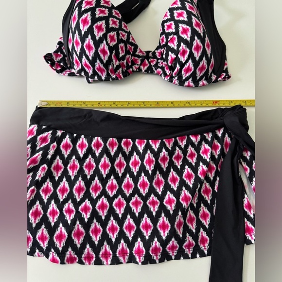 Tommy Bahama Cerise Pattern Bikini Set Bra Top is 34DD bottoms are XXS - Picture 13 of 15